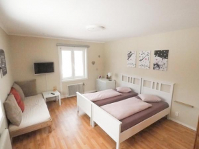 Linda's Apartment